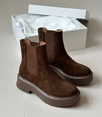 THE ROW ZIPPED BOOTI金子綾カミナンドモンクレールMiuMiu
