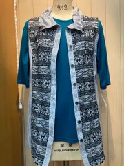 春、夏、秋、レディース　ミセスファッション、トップス、綿１００％　襟付き　前開きロングベスト、ややゆったり！やや大きいサイズ！　前身頃　豪華刺しゅう　５０代６０代７０代　（ギフト用ラッピング承ります)　税込み15,180円）13,800円の商品