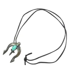 ナバホ族 NAVAJO Harrison Bitsue ハリソン・ビソイ ターコイズ ナジョーネ ネックレス ナジャ ペンダント シルバー系【中古】