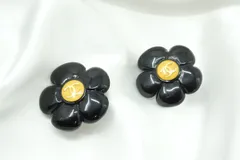 シャネル ヴィンテージ 24刻印 カメリア イヤリング ココマーク ロゴ フラワー アクセサリー 黒 ブラック CHANEL 2030j