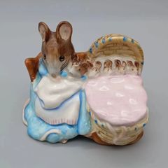 ベスウィック ピーターラビット フィギュリン ハンカマンカ 子守り ねずみ 親子 ②