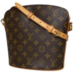 シャネル CHANEL ココマーク ジップアップ セーター スポーツライン ニット切り替え 02A トップス セーター ベージュ レディース 中古 バイセル公式】シャネル ココマーク ジップアップ セーター