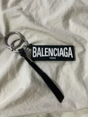 2025年最新】BALENCIAGA キーリングの人気アイテム - メルカリ