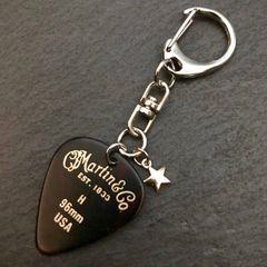 ギターピック　キーホルダー　Martin  ゴールドスター