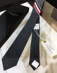 THOM BROWNE ネクタイ ネイビー 中島薫　ネーム　37 ナロータイ Amazon.co.jp: トムブラウン×ヘッケルネクタイ中島薫さん 37