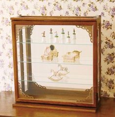 Wooden display case, made in Japan. Stylish French country style, antique, cute, compact, collection board with mirrored back. Classic glass case, figure display case, wooden.