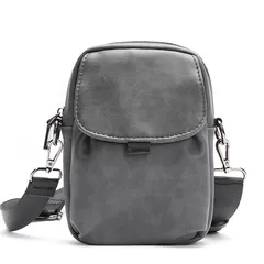 【特価商品】[Clair&Gina] PUレザーメッセンジャーバッグ，人気メンズショルダーバッグ，アウトドアバッグ，通学通勤ショルダーバッグ，ボディバッグ 軽量 大容量 防水男女兼用 （グレー）