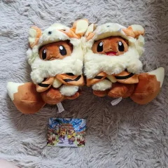 タグ付き！ポケモンセンター　沖縄限定　ウインディポンチョのイーブイ　2体セット 新品】ポケモンセンター沖縄限定 ウィンディポンチョを着た