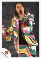 【中古】生写真(ジャニーズ) AICHI 0730-0731：関ジャニ∞/渋谷すばる/ライブフォト・膝上・衣装黒・黄・ピンク・緑・白・右手曲げ・左手マイク・口元/えっ! ホンマ!? ビックリ!! TOUR 2007/公式生写真