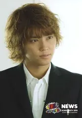 【中古】生写真(ジャニーズ) NEWS/手越祐也/バストアップ・黒ジャケット・白シャツ・顔右向き・背景白/LIVE!LIVE!LIVE! NEWS DOME PARTY2010/公式生写真