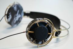 SENNHEISER HD1000 CHARLESTON のイヤーパッドの保護・修理に mimimamo スーパーストレッチ・ヘッドホンカバー （サイズ：M、色：シティ、型番：MHC-001-CC）