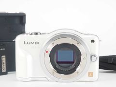 パナソニック Panasonic LUMIX DMC-GF3 ホワイト ミラーレス一眼 ボディ カメラ [美品] #Z5080A