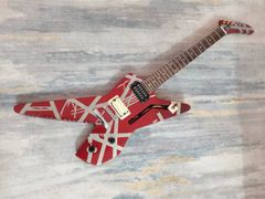 EVH Striped Series Sharkタイプ エレキギター ノーブランド