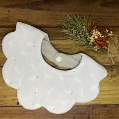 【ダイナソー】リバーシブル♡もくもく スタイ ハンドメイド