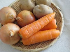 北海道十勝産 野菜セット 2kg（玉ねぎ800g じゃがいも800g 人参300g）芋 人参 玉ねぎ カレーセット