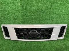希少!! E24 キャラバン。中期グリル!! guparts_ns132-gri-n