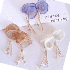 【 イヤカフ / ピアス / イヤリング 】 シフォンフラワー 水滴 ちゅるん ティアドロップ 花　アクセサリー アレルギー対応