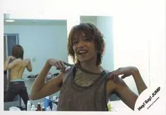 【中古】生写真(ジャニーズ) Hey! Say! JUMP/高木雄也/横型・バストアップ・ベージュのタンクトップ・両手肩・背景鏡/公式生写真