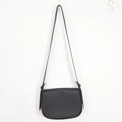 ヒューゴボス HUGO BOSS エンボスロゴ グレインレザー サドルバッグ ショルダーバッグ ブラック 50510699 2sa6595のサムネイル