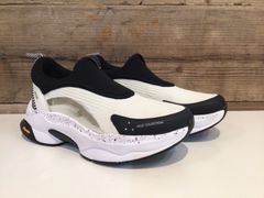250639　VEGE vibram スニーカー ベジ