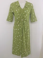 ◇ REDYAZEL 花柄 Vネック シャーリング 五分袖 膝下丈 ワンピース サイズS ライトグリーン アイボリー系 レディース P  【1304250014947】