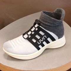 【訳あり】【3E幅 伸びるニット素材】 UYN エックスクロス チューン（レディース） 定価：17,600円