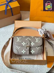 【今日特価】Louis Vuitton Diane Underarm Baguette Bag - ルイ・ヴィトン ダイアン アンダーアーム バゲットバッグ with Gift Box