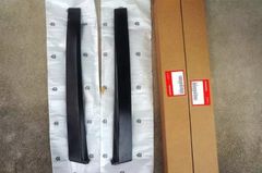 新品 10系アクア トヨタ純正ルーフモール 左右 ウェザーストリップ