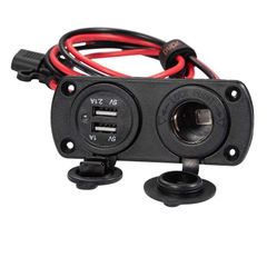 車やバイク ボートなどで使用できる電源ソケットとUSB充電ポート