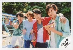 【中古】生写真(ジャニーズ) ジャニーズWEST/集合(4人)/横型・膝上・藤井右手ピース・中間両手パー・重岡肩組み・背景野外/『人生は素晴らしい』PV＆ジャケ写撮影/公式生写真