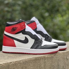 安いNike Air Jordan 1 Retro High OG Bloodlineの通販商品を比較 | ショッピング情報のオークファン