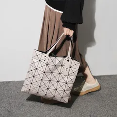 2024年最新】BAO BAO ISSEY MIYAKE バオバオ イッセイミヤケ 日本製 エナメルトートバッグ BB31-AG501  イエローの人気アイテム - メルカリ