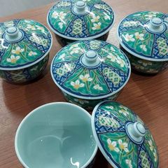 未使用・木箱入】有田焼 林九郎窯 錦彩茶花 蓋付組湯呑 夫婦湯呑 2客