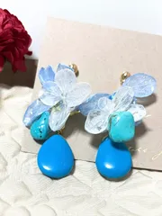 大粒ターコイズ、ブラックオニキス、ドライフラワーピアス