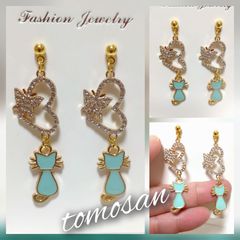 ♡と蝶々猫ピアス（イヤリング他無料変更可能）