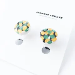 丸モチーフ樹脂イヤリング　グリーン　ノンホールピアス　陶土アクセサリー