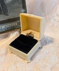 美品 リングボックス セルロイド マーブル模様 コーラルカラー 指輪
