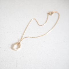 Ouca（ウーサ）ブレスレット/【一点もの】10KYG*×小粒淡水+14KGFメタルパーツツユ型モチーフブレスレット