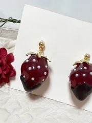 感謝際価格♡大きな苺ピアス2