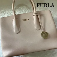【良品】フルラ トートバッグ テッサ A4 チャーム付き グレージュ　ロゴ金具 FURLA フルラ テッサ L トートバッグ ハンドバッグ グレージュ