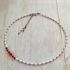 ビーズネックレス／チョーカー 赤と白