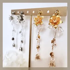 《304ステンレス 24KGP》ハンドメイドピアス メタルフラワー 小ぶり 華奢 すずらん クリア オーロラビーズ ゴールド シルバー イヤリング アレルギー対応