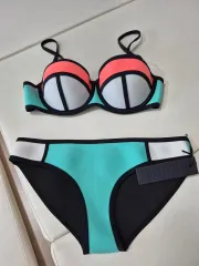 2025年最新】triangl 水着の人気アイテム - メルカリ