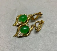 SN98 新品 翡翠？ ひすい ジェイド jade イヤリング ラウンドリーフ ラインストーン ゴールドカラー 全体サイズ 縦3.3cm 横1.5cm 重さ5g