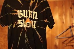 BURN SLOW - Combo Logo T-Shirt/Aurora Tie Dye　Lサイズ bmx