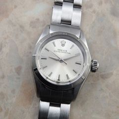 ROLEX オイスターパーペチュアル レディースアンティーク エンジンターンドベゼル ロレックス ヴィンテージ時計 自動巻 シルバー文字盤 1965年