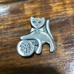 vintage R.TENNESMED SWEDEN ブローチ　猫　レトロ　北欧 動物　刻印