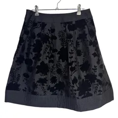 タグ付き未使用品 TO BE CHIC 台形スカート プリーツ 42 花柄 黒白 タグ付き未使用品 TO BE CHIC 台形スカート プリーツ 42 花柄