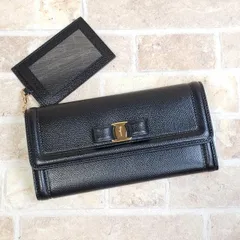 美品 フェラガモ ☆ ヴァラ VARA レザー 長財布 パスケース付 イタリア製 ブラック 財布 Salvatore Ferragamo