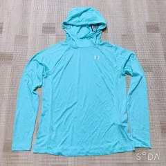 新品 UNDER ARMOUR(アンダーアーマー) フード付きTシャツ M